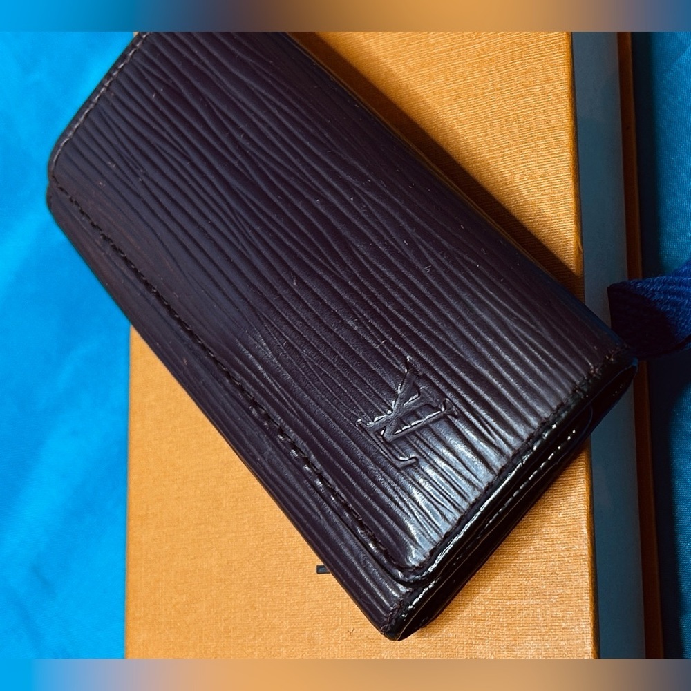 Louis Vuitton Rare Purple Epi Leather Key Holder With Cyan leather Interior